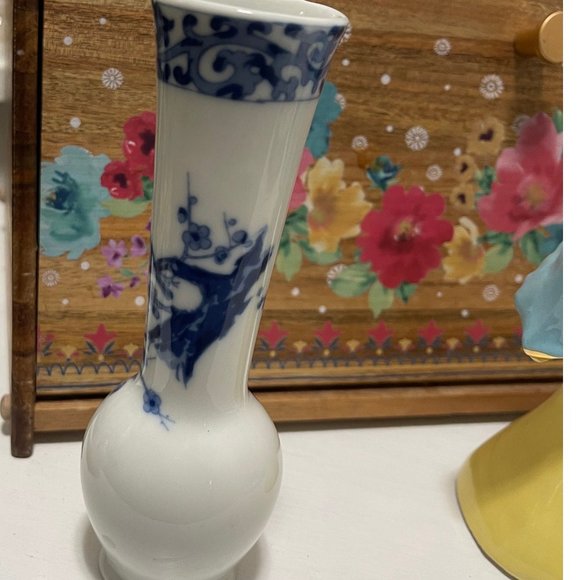 Andrea By Sadek, Japan, blue and white bud vase with birds in flowering tree, 7” - Picture 4 of 4
